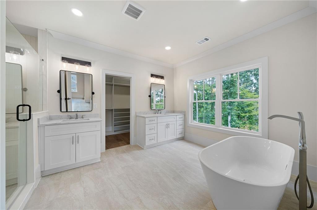 1967 Highgrove Court Decatur, GA 30033 - Photo 35 of 60 Gallery Image 35