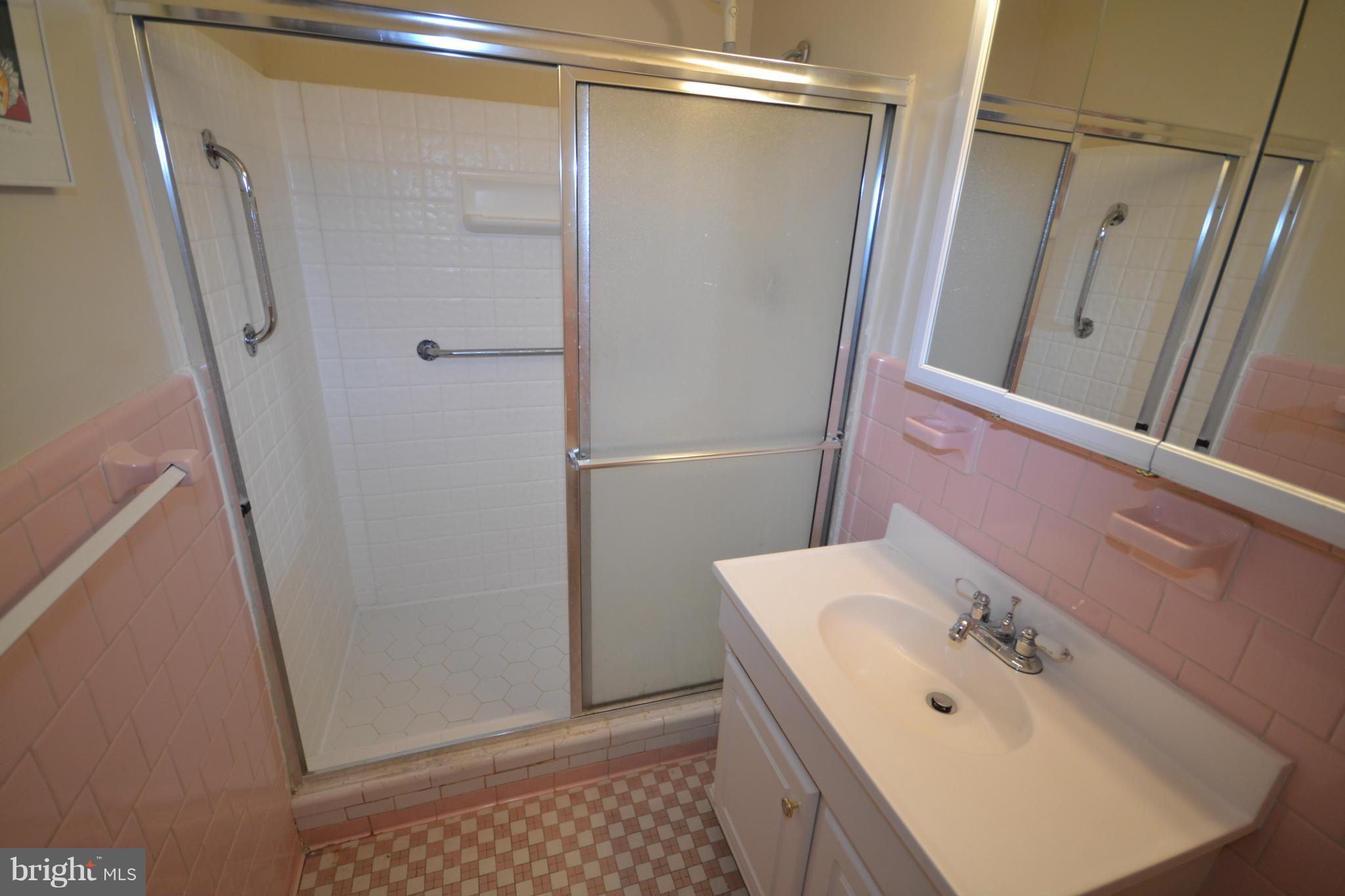 3108 Hatton Road Pikesville, MD 21208 - Photo 18 of 23 Bath (Master)