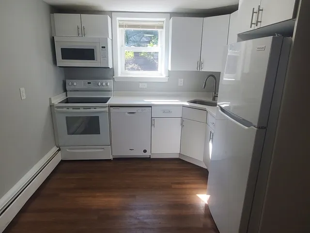 $2,100 | 433 A Sea Street, Unit 2, Quincy, MA 02169