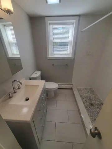 $2,100 | 433 A Sea Street, Unit 2, Quincy, MA 02169