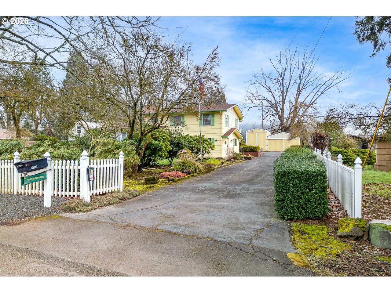 89805 Sprague Road Eugene, OR 97408 - Photo 6 of 48 a view of a park with a pathway of a house