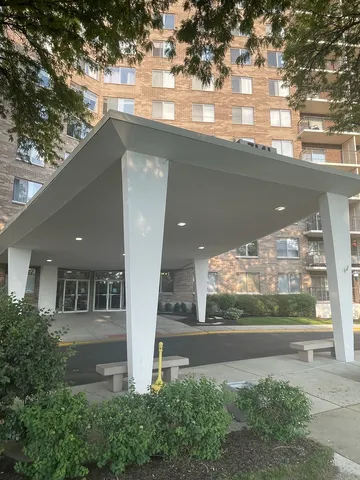 $153,900 | 7141 North Kedzie Avenue, Unit 1209, Chicago, IL 60645
