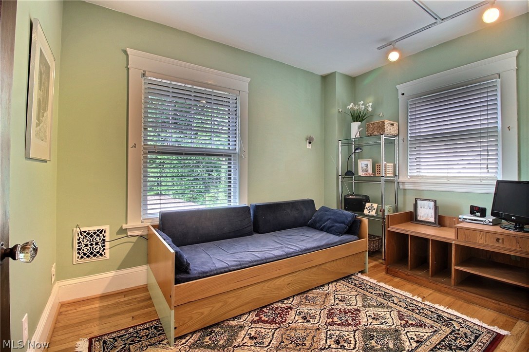 3025 East Overlook Road Cleveland, OH 44118 - Photo 18 of 25 Gallery Image 18