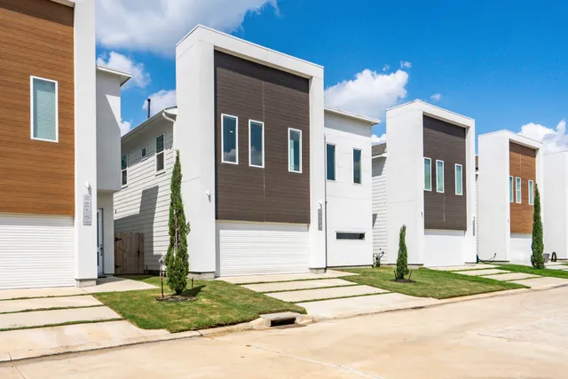 $3,095 | 2214 Cortijo Place, Houston, TX 77091