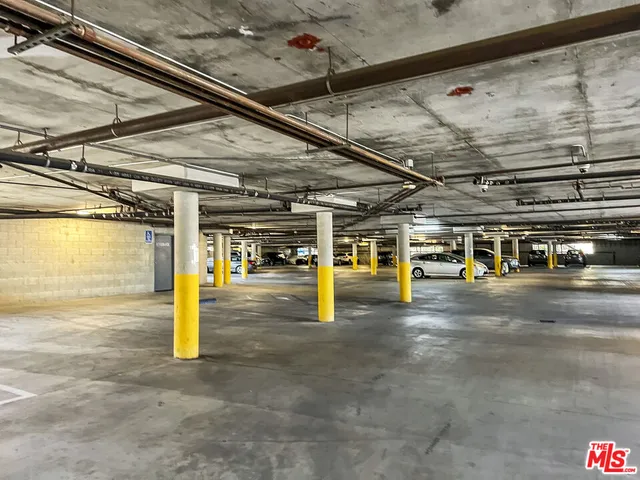 a view of a parking area