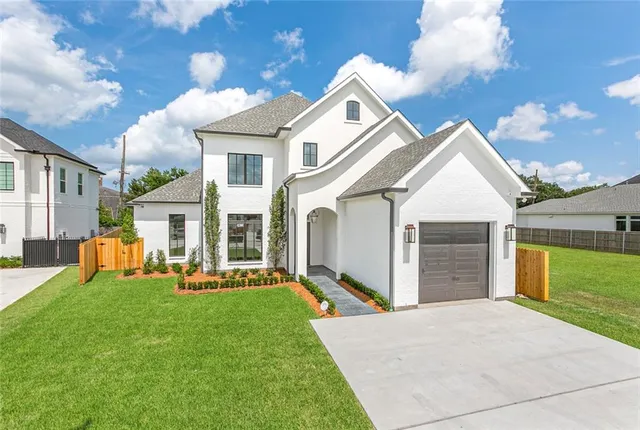 $1,350,000 | 11 Khan Court, Metairie, LA 70003