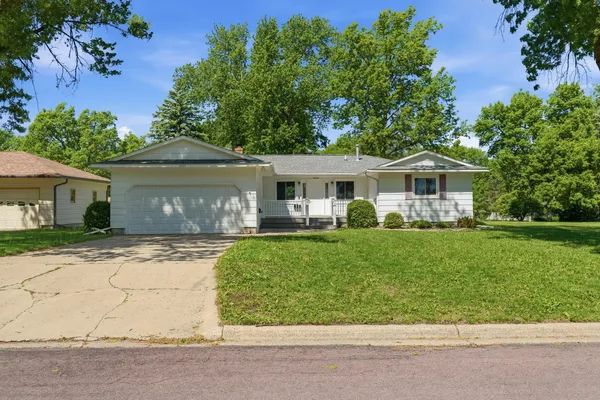 $230,000 | 1224 South Ramsey Street, Blue Earth, MN 56013