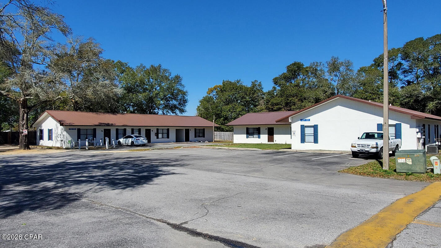125 North Davis Lane DeFuniak Springs, FL 32433 - Photo 11 of 27