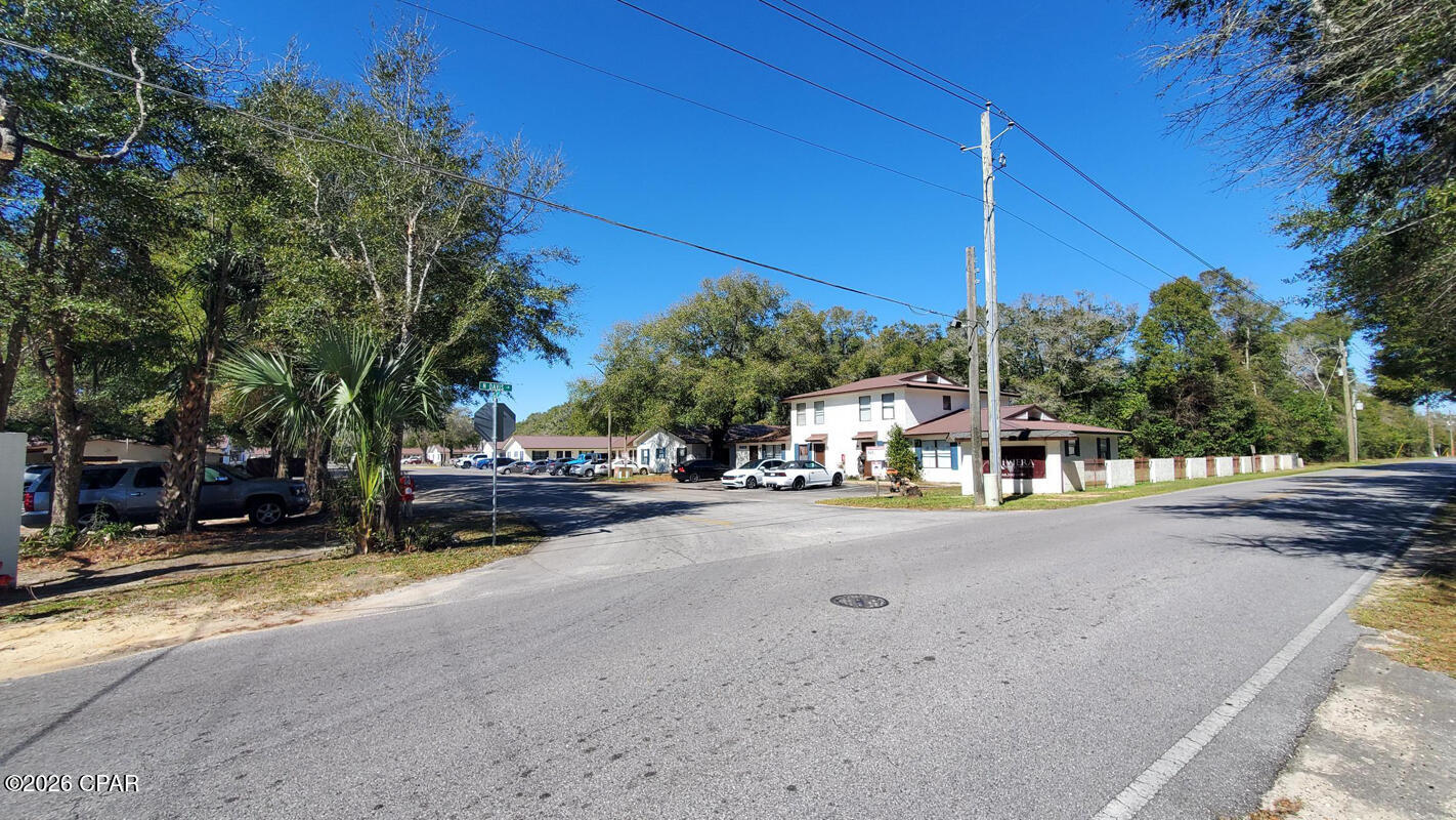 125 North Davis Lane DeFuniak Springs, FL 32433 - Photo 13 of 27