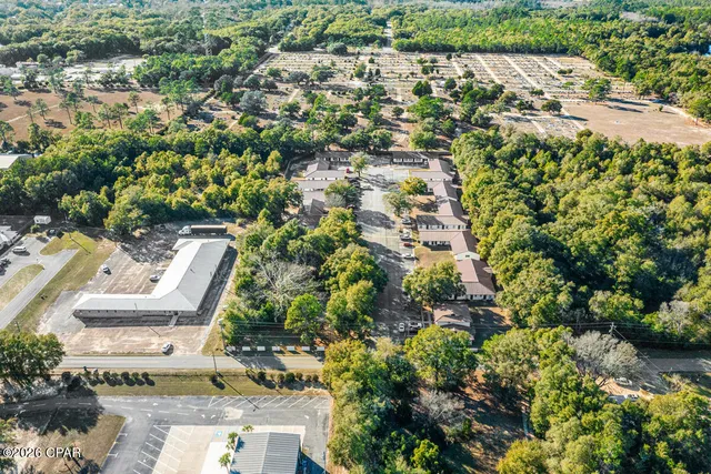 $5,895,000 | 125 North Davis Lane, DeFuniak Springs, FL 32433