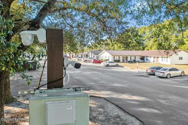 $5,895,000 | 125 North Davis Lane, DeFuniak Springs, FL 32433