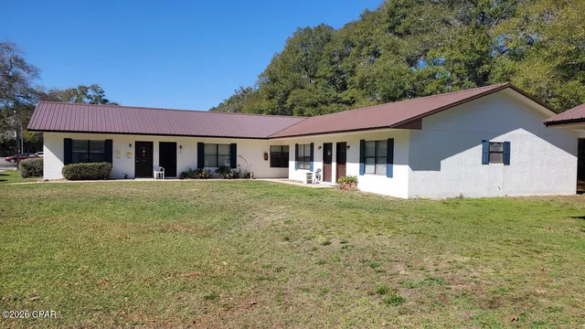 $5,895,000 | 125 North Davis Lane, DeFuniak Springs, FL 32433