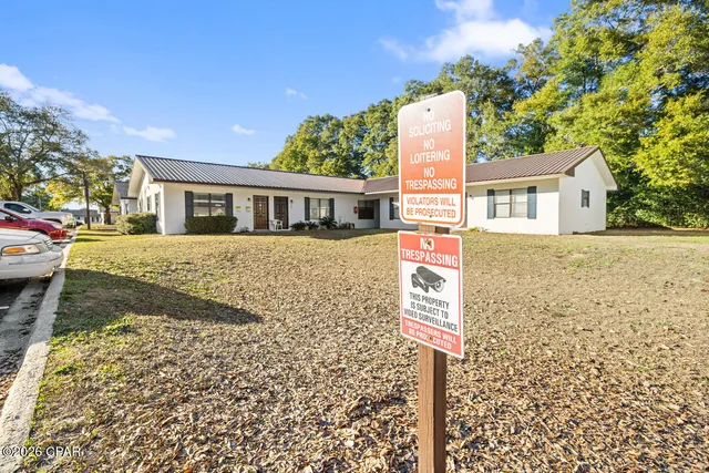 $5,895,000 | 125 North Davis Lane, DeFuniak Springs, FL 32433