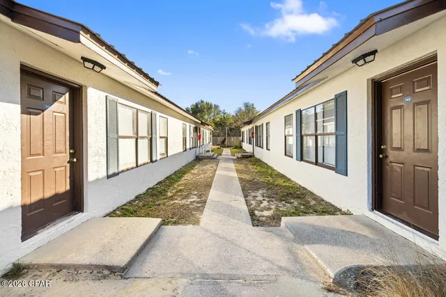 $5,895,000 | 125 North Davis Lane, DeFuniak Springs, FL 32433