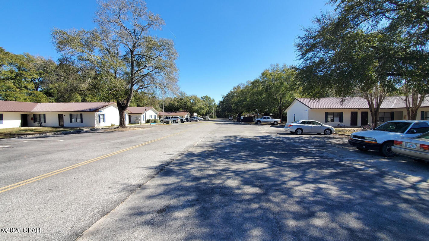 125 North Davis Lane DeFuniak Springs, FL 32433 - Photo 10 of 27