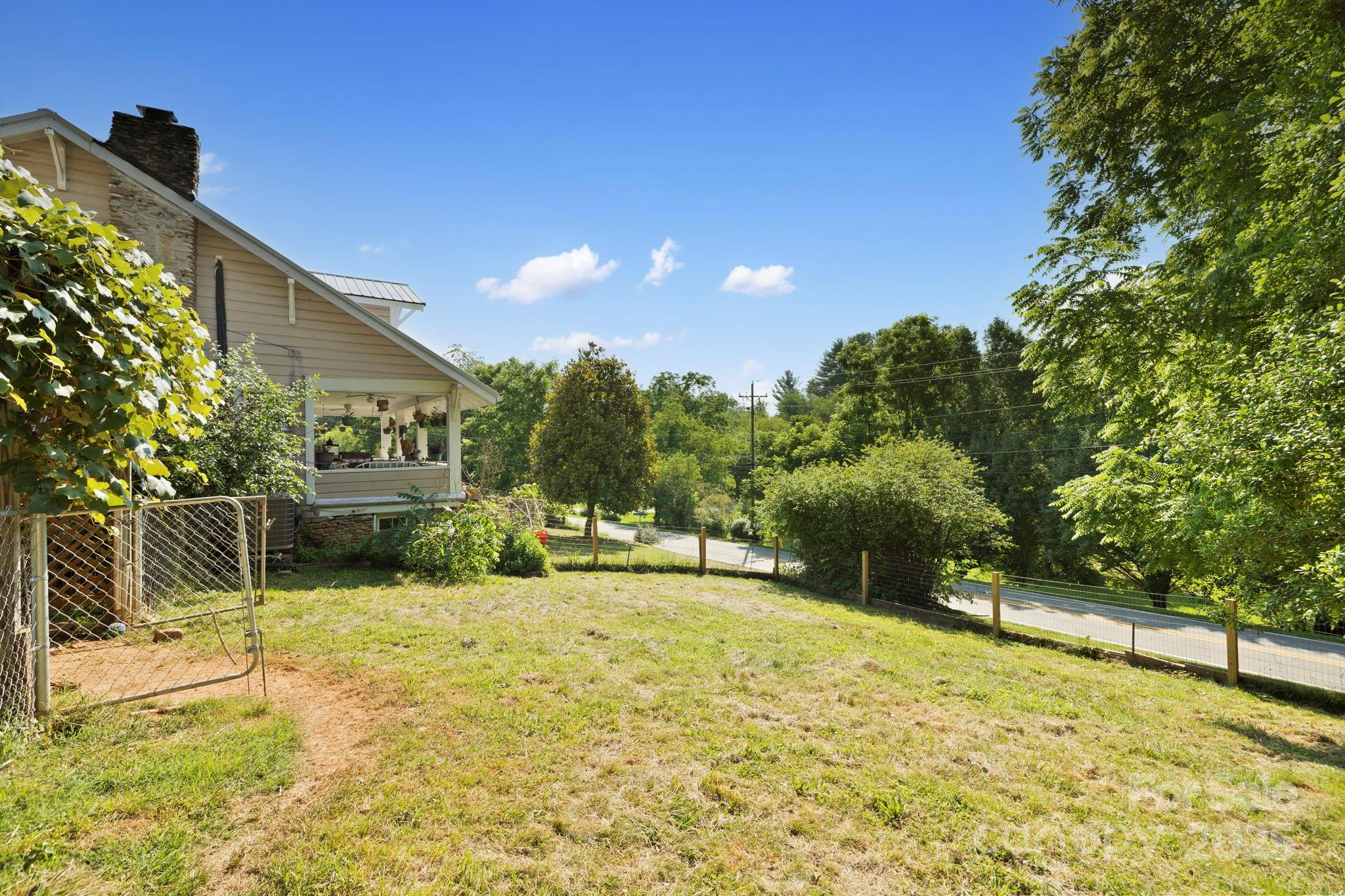 31 Abbott Moore Road Clyde, NC 28721 - Photo 25 of 27