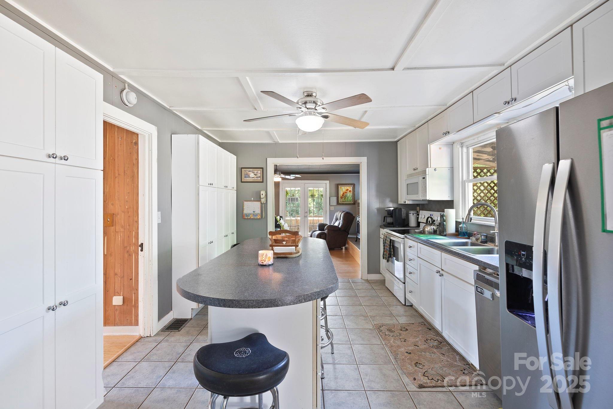 31 Abbott Moore Road Clyde, NC 28721 - Photo 4 of 27