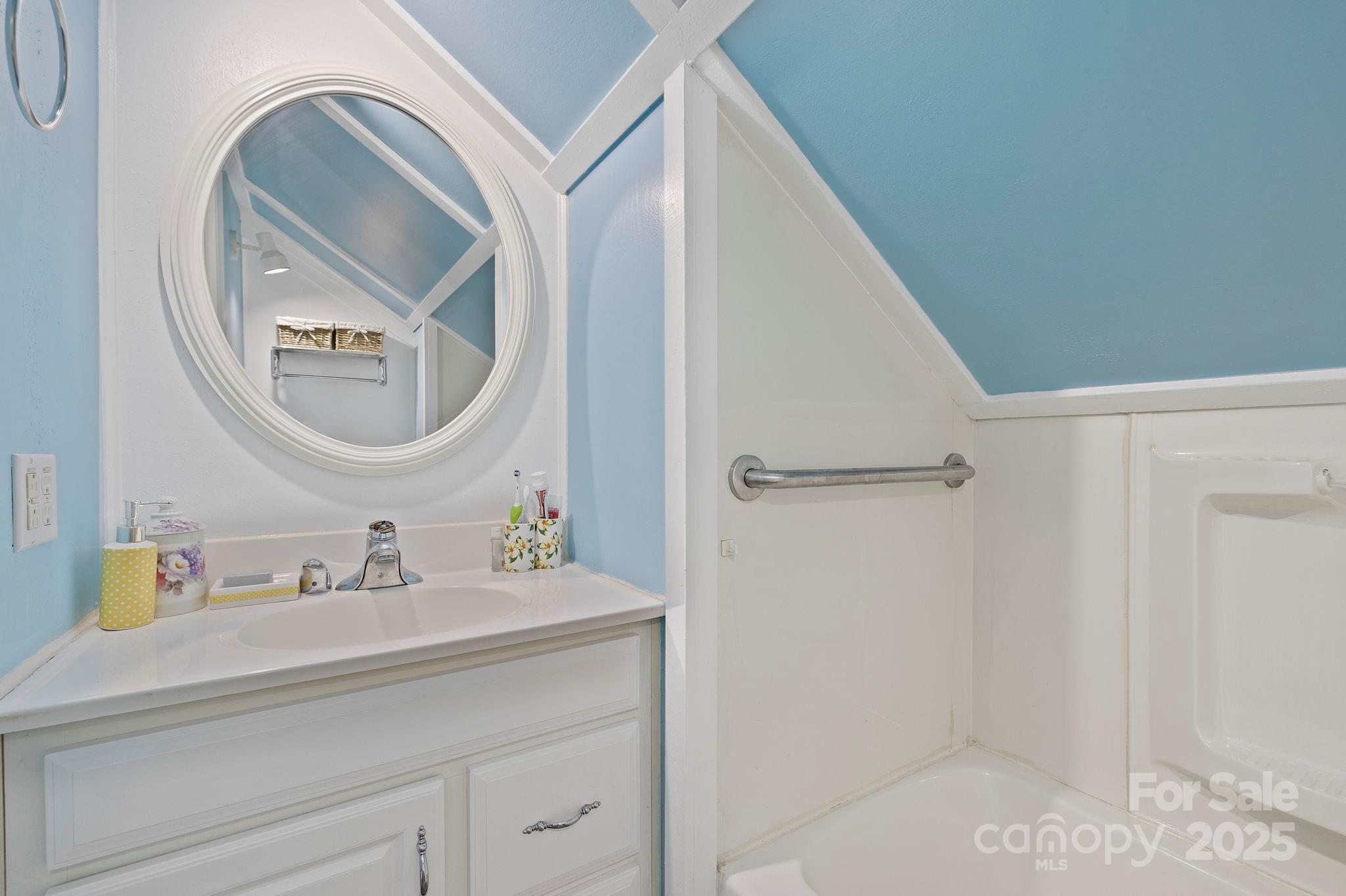 31 Abbott Moore Road Clyde, NC 28721 - Photo 7 of 27