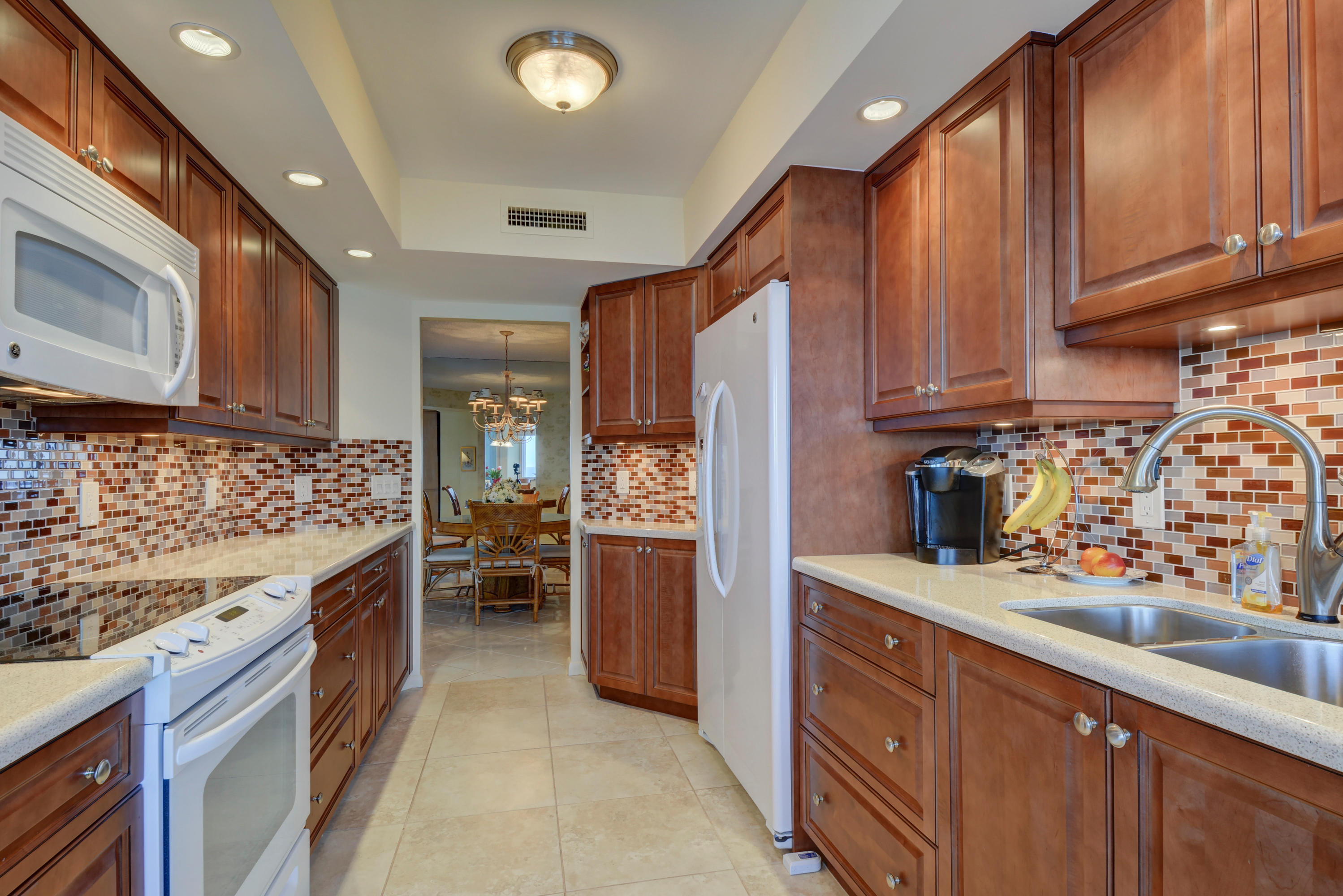 500 South Ocean Boulevard, Unit 1605 Boca Raton, FL 33432 - Photo 14 of 30 KITCHEN