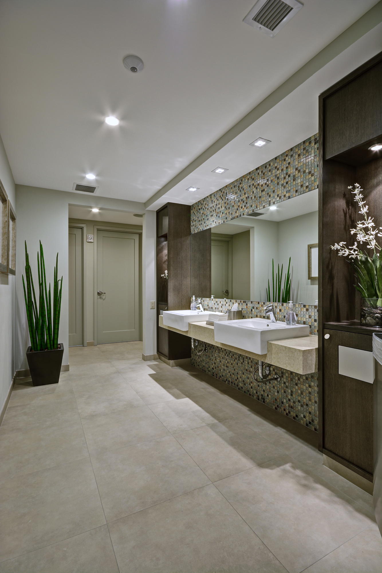 500 South Ocean Boulevard, Unit 1605 Boca Raton, FL 33432 - Photo 22 of 30 POWDER ROOM