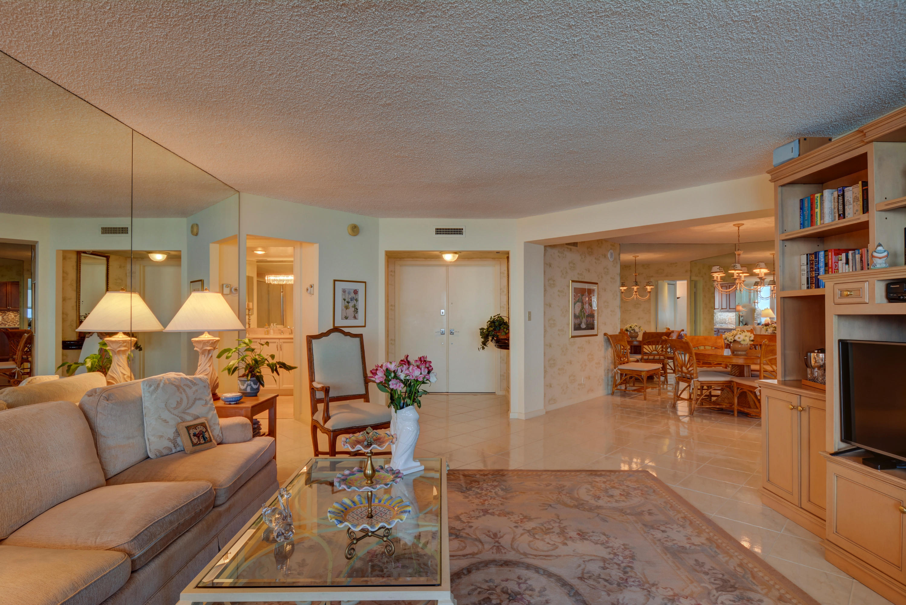 500 South Ocean Boulevard, Unit 1605 Boca Raton, FL 33432 - Photo 5 of 30 LIVING ROOM