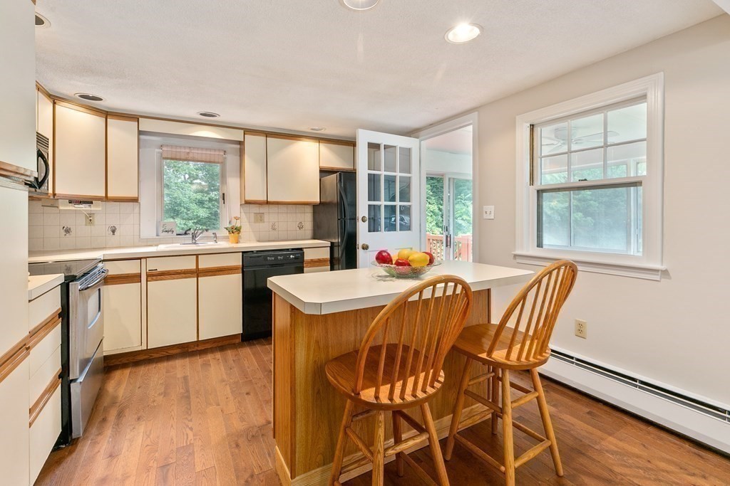 655 Waverly Road North Andover, MA 01845 - Photo 13 of 34 Gallery Image 13