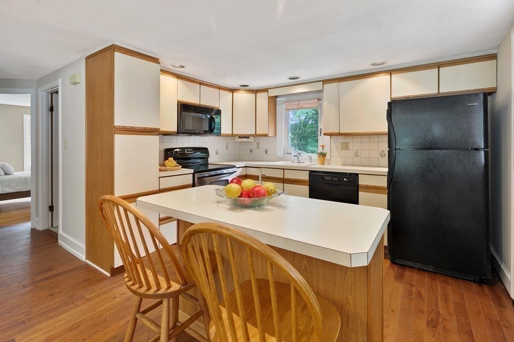 655 Waverly Road North Andover, MA 01845 - Photo 14 of 34 Gallery Image 14