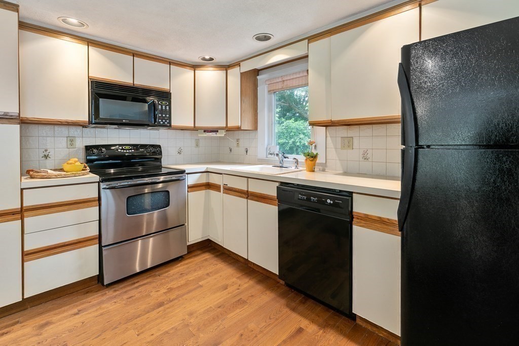 655 Waverly Road North Andover, MA 01845 - Photo 8 of 34 Gallery Image 8