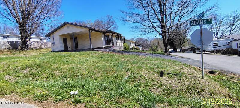 204 Riggs Street Athens, TN 37303 - Photo 10 of 12 left side