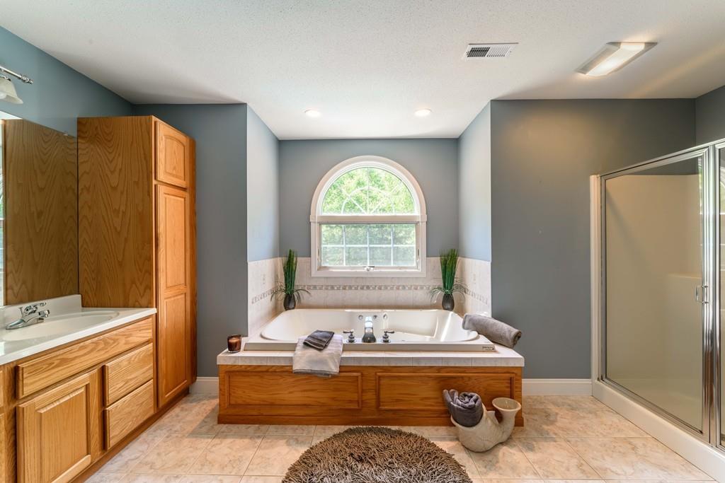 218 Cardinal Way Northampton, MA 01062 - Photo 24 of 37