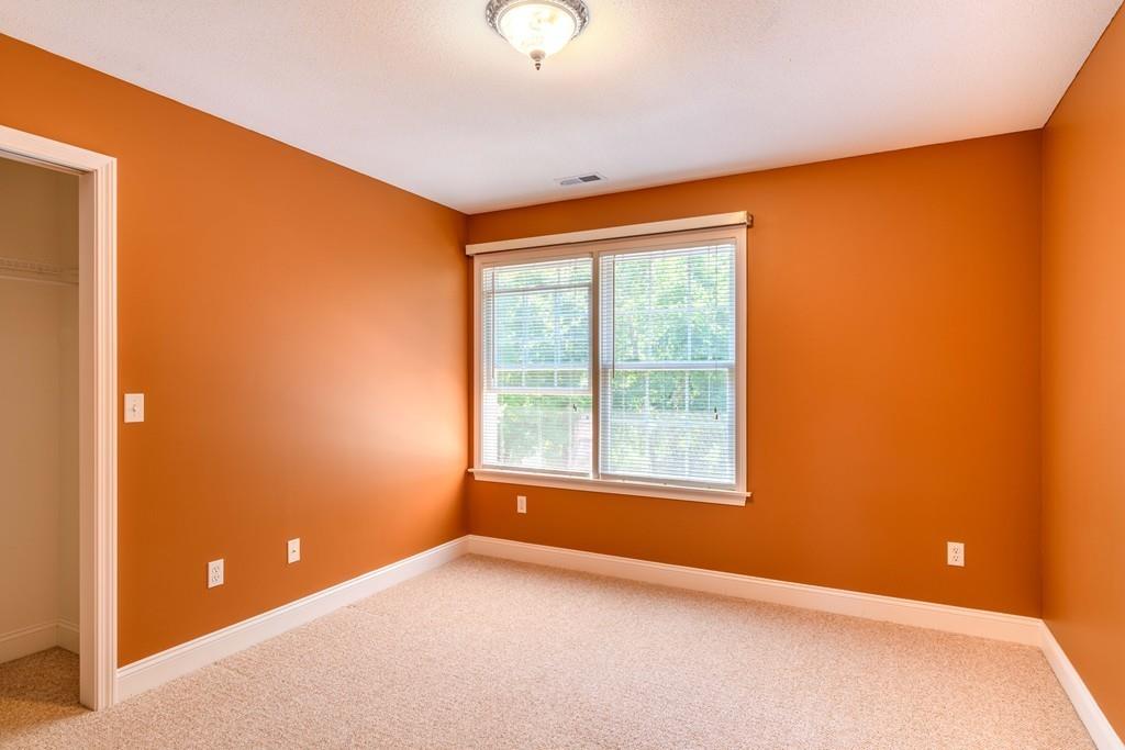 218 Cardinal Way Northampton, MA 01062 - Photo 30 of 37