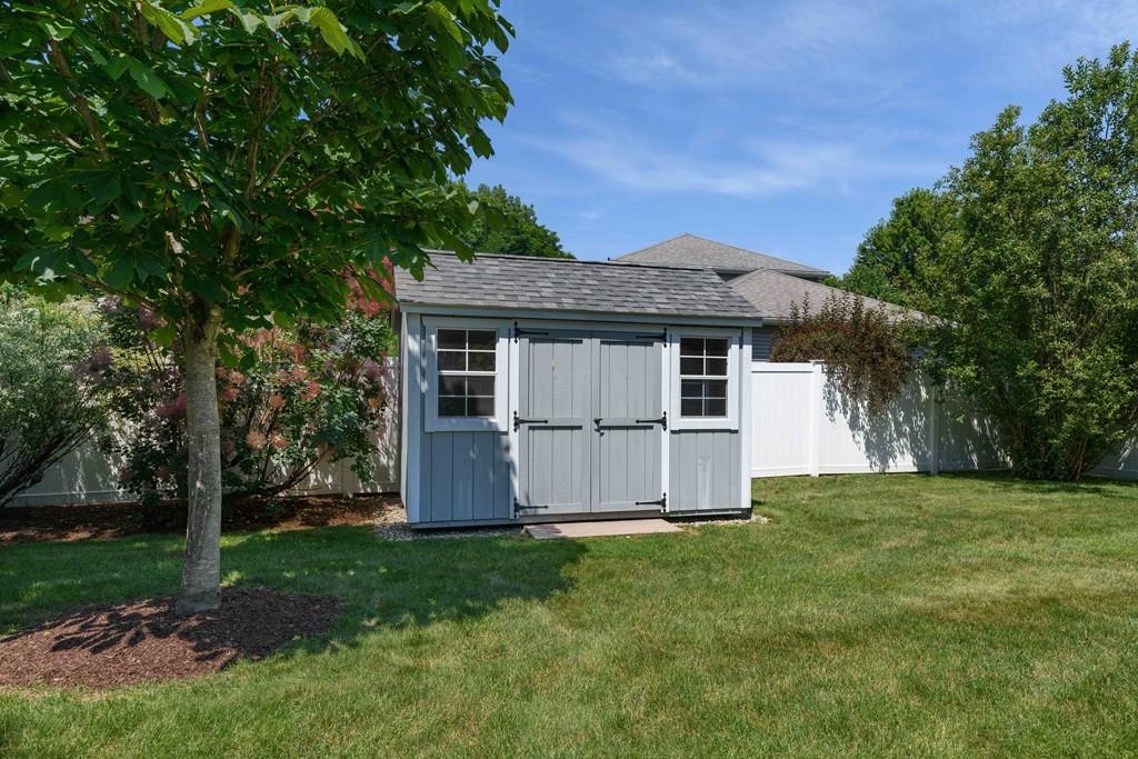 218 Cardinal Way Northampton, MA 01062 - Photo 33 of 37