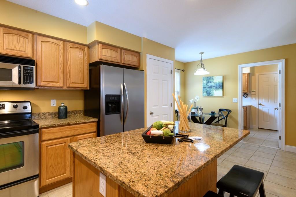 218 Cardinal Way Northampton, MA 01062 - Photo 5 of 37
