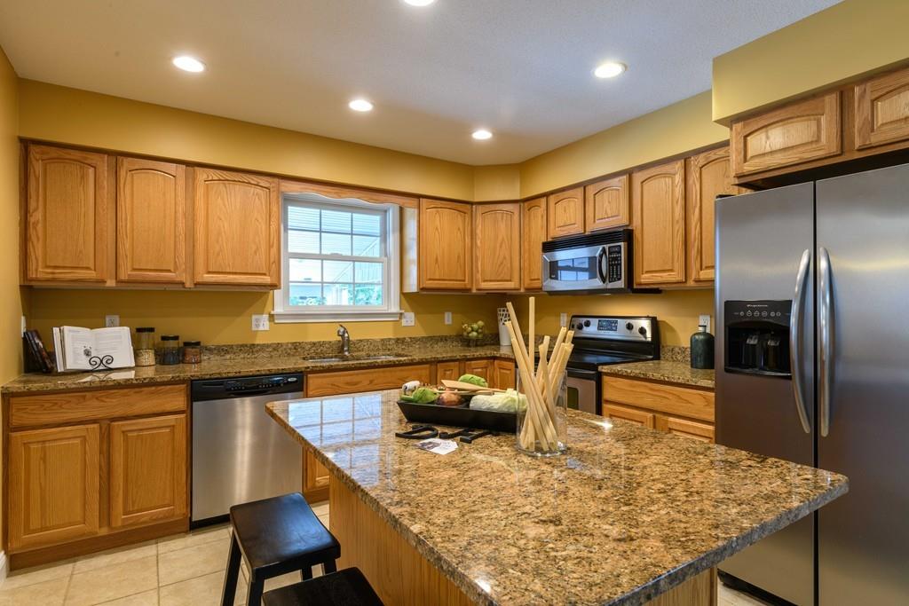 218 Cardinal Way Northampton, MA 01062 - Photo 6 of 37