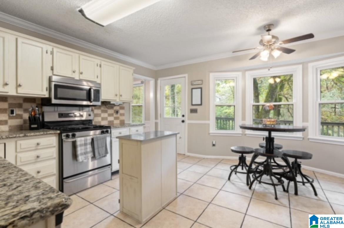 1108 Colonial Drive Alabaster, AL 35007 - Photo 13 of 28 Gallery Image 13