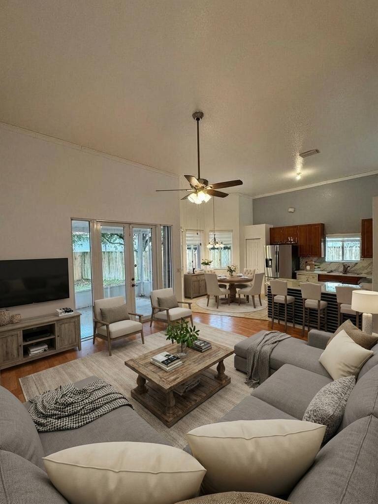 1430 Southeast 22nd Lane Homestead, FL 33035 - Photo 12 of 35 d8efe27b-2ac0-4de8-ac84-678845189e1d