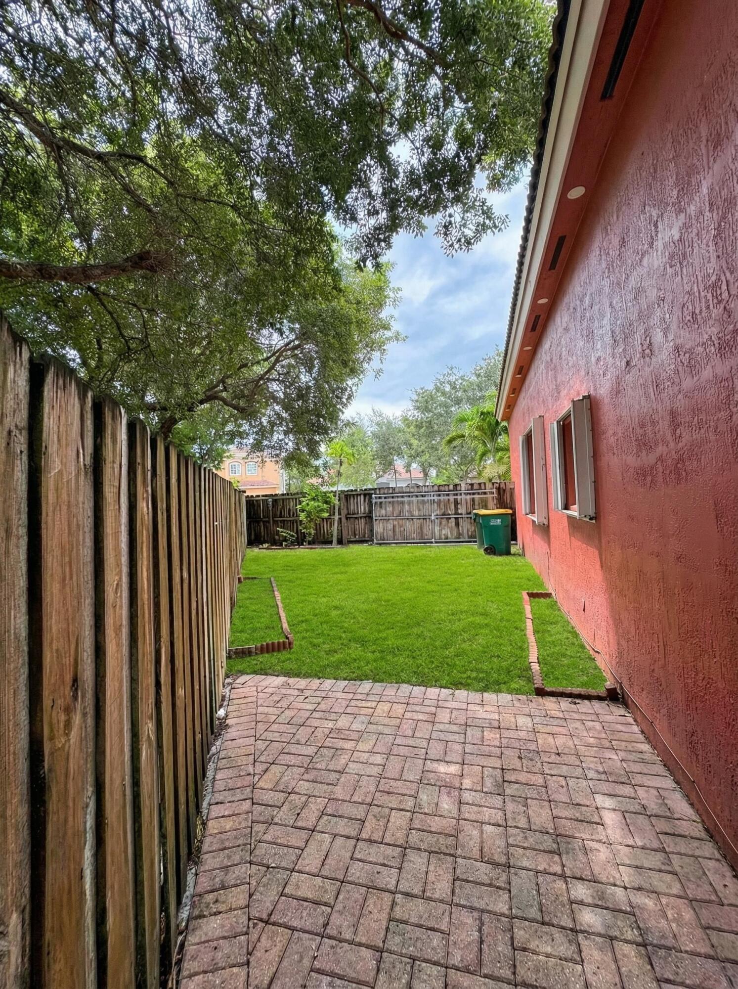 1430 Southeast 22nd Lane Homestead, FL 33035 - Photo 30 of 35 2ffe1180-8658-442d-8ccb-c20d6b51ebea