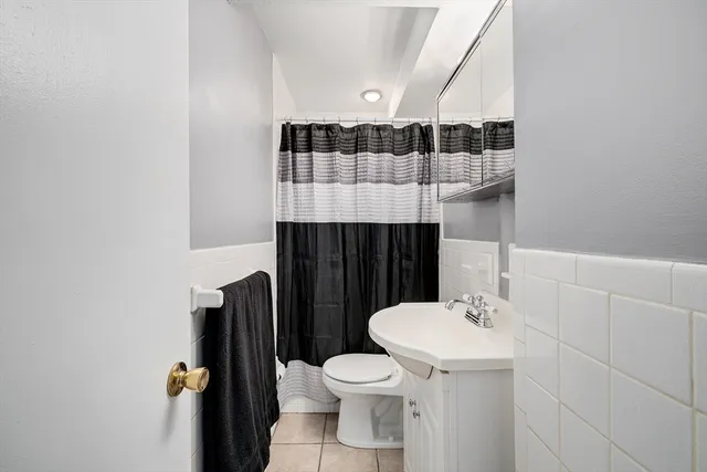 $375,000 | 75 Edgelawn Avenue, Unit 1, North Andover, MA 01845