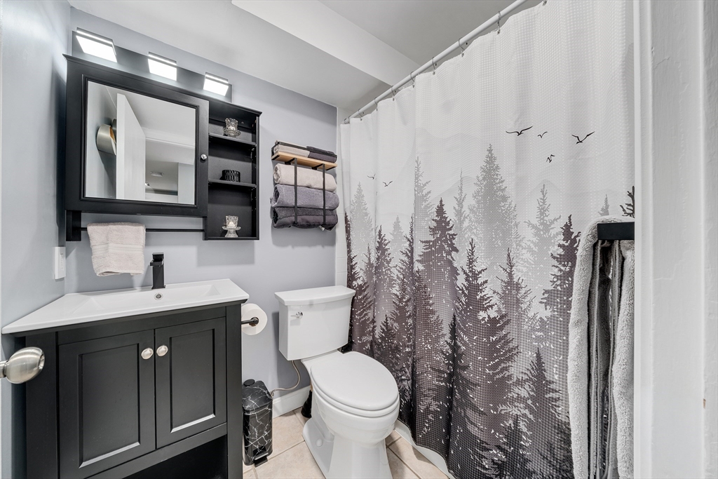 75 Edgelawn Avenue, Unit 1 North Andover, MA 01845 - Photo 15 of 25