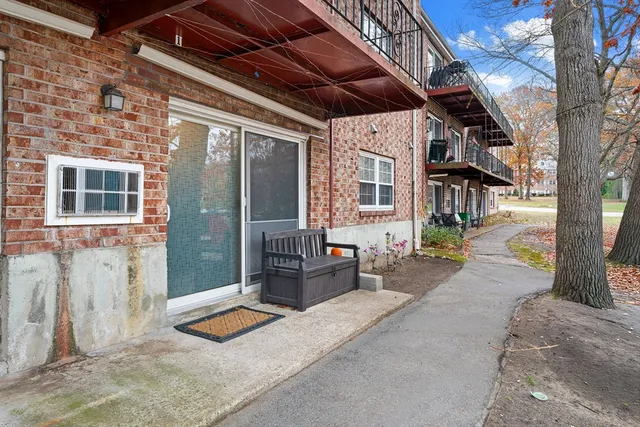 $375,000 | 75 Edgelawn Avenue, Unit 1, North Andover, MA 01845
