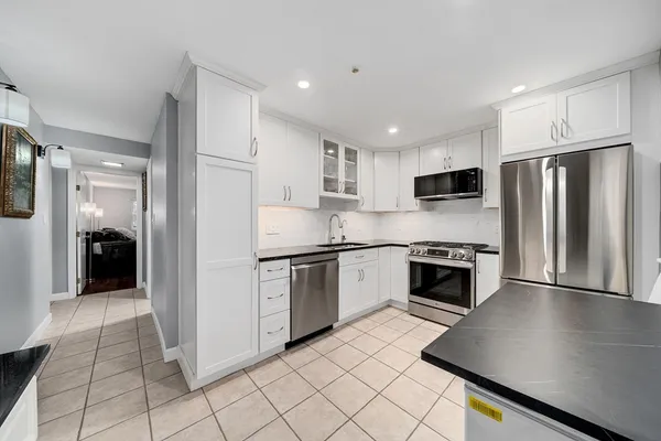 $375,000 | 75 Edgelawn Avenue, Unit 1, North Andover, MA 01845