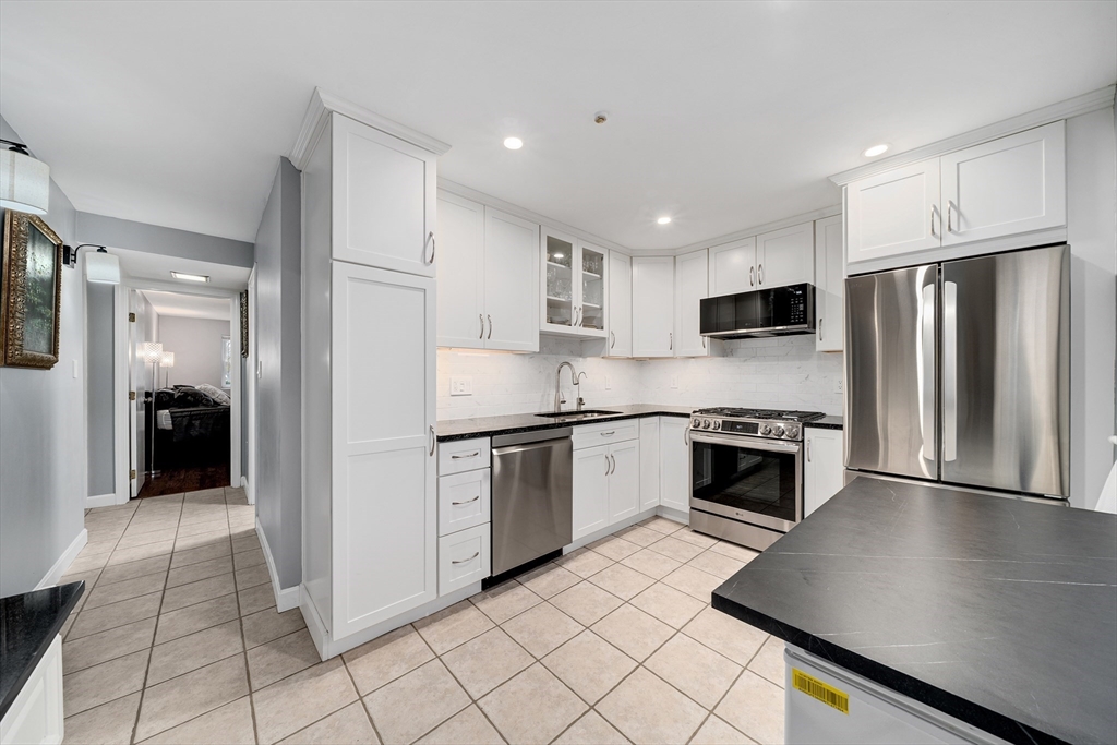 75 Edgelawn Avenue, Unit 1 North Andover, MA 01845 - Photo 2 of 25