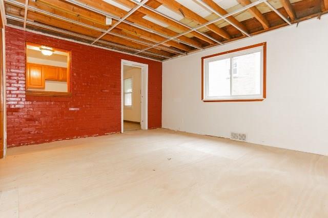 9 Fenway Road Pittsburgh, PA 15209 - Photo 4 of 14 Gallery Image 4