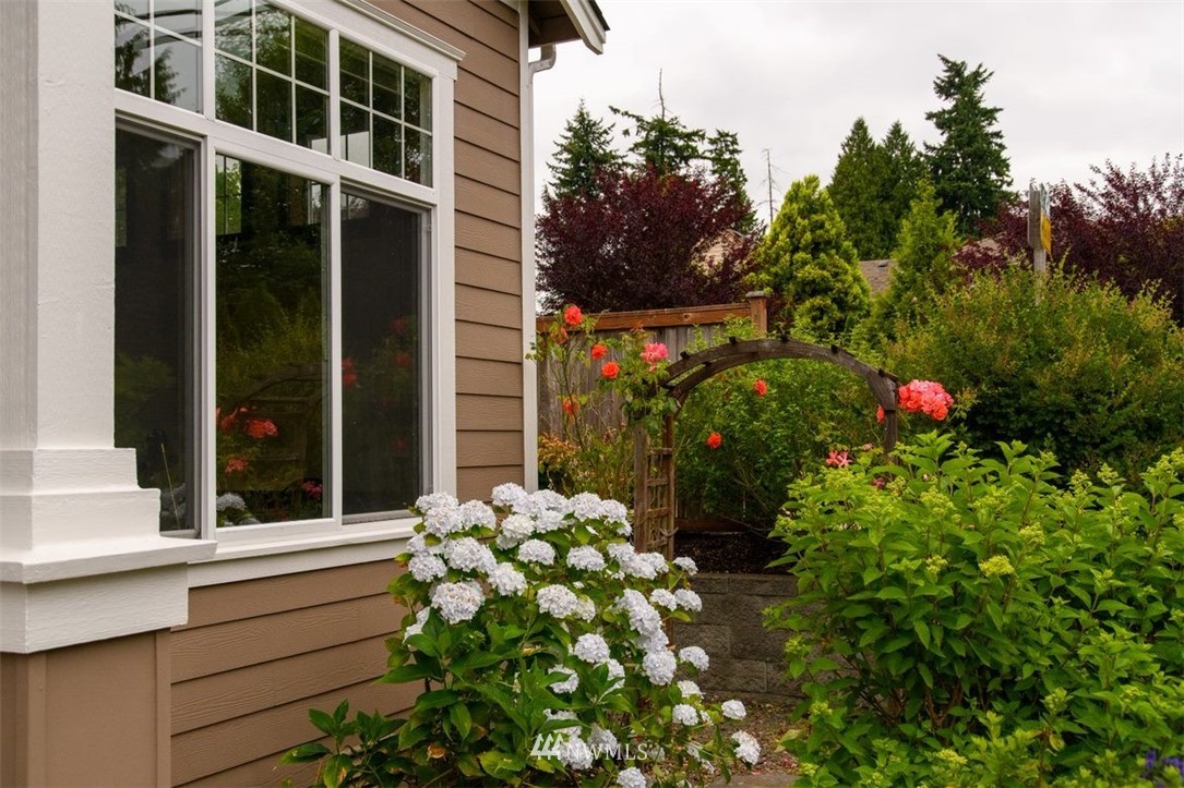 21204 38th Avenue Southeast Bothell, WA 98021 - Photo 3 of 3