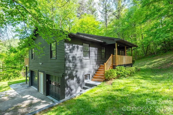 $499,000 | 4 Smokey Mountain Drive, Swannanoa, NC 28778