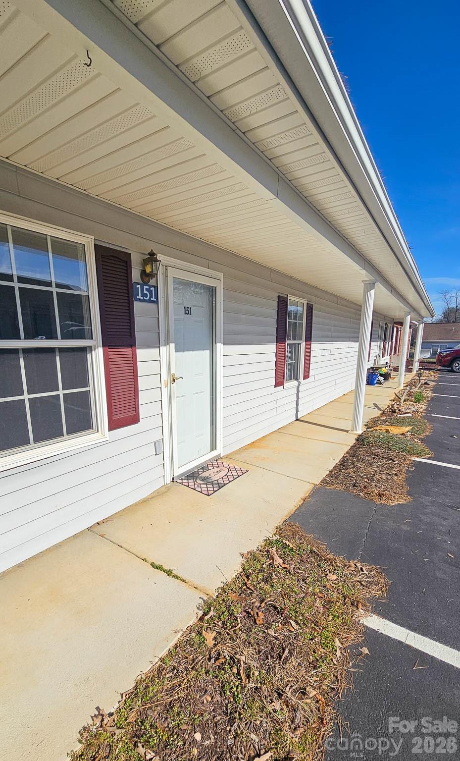 151 24th Street Northwest Hickory, NC 28601 - Photo 3 of 37
