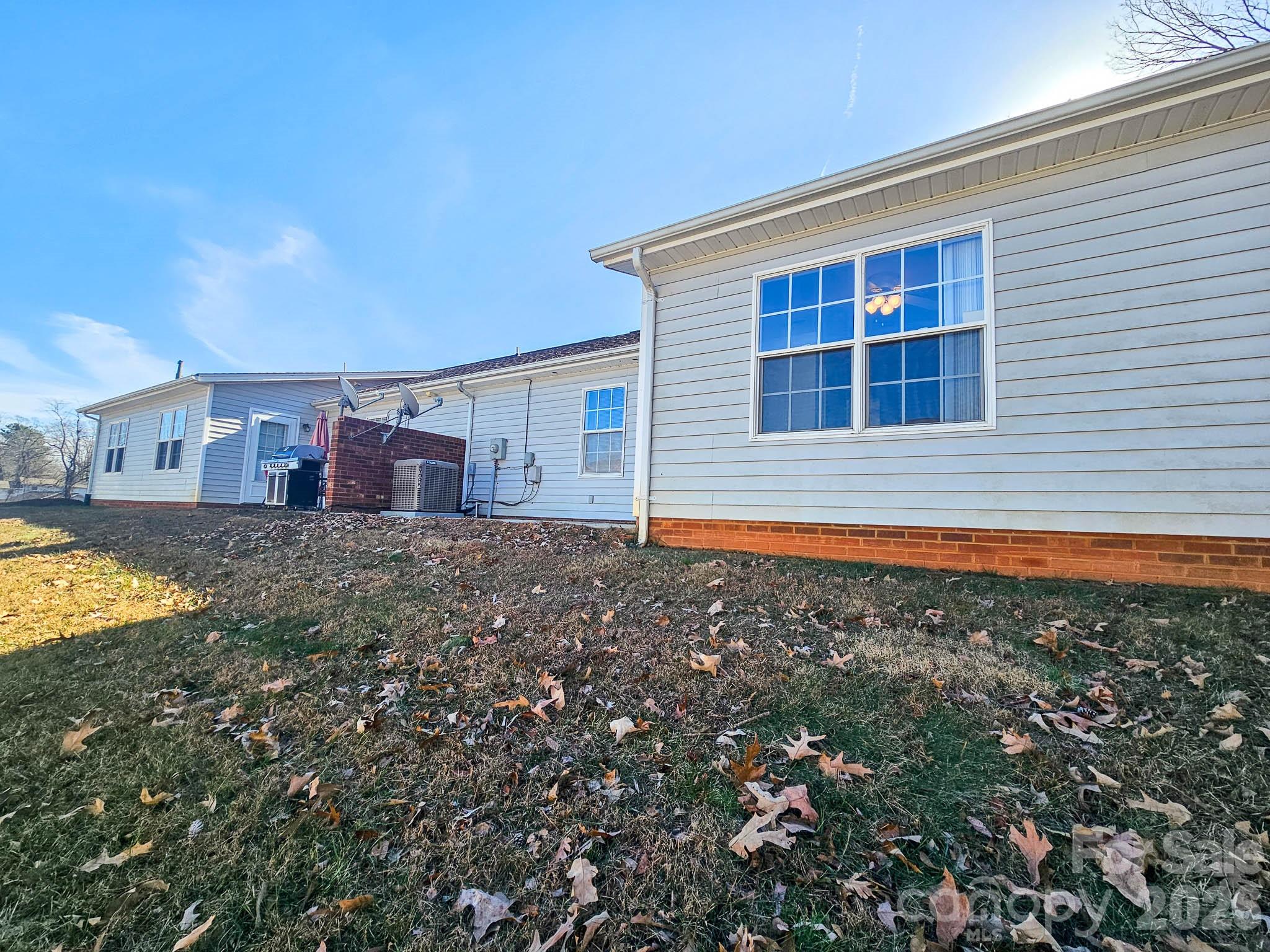 151 24th Street Northwest Hickory, NC 28601 - Photo 34 of 37