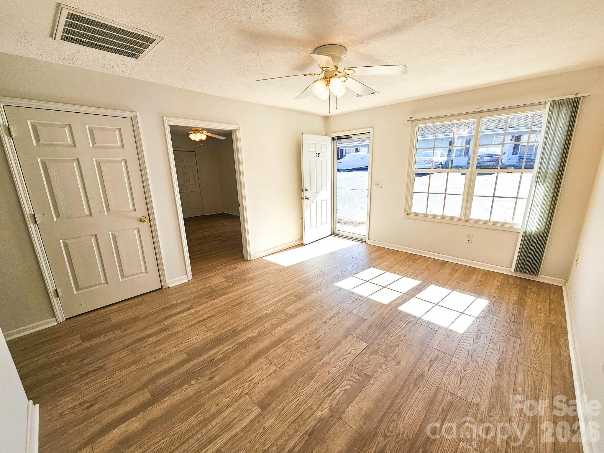 151 24th Street Northwest Hickory, NC 28601 - Photo 7 of 37