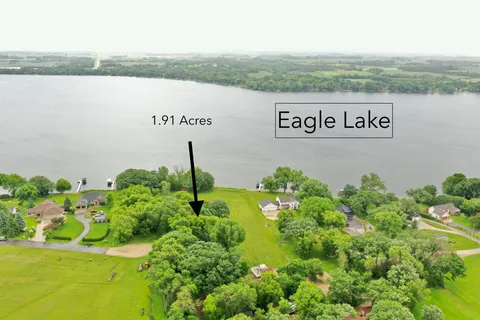 $300,000 | 71 Highway 71 Northeast, Willmar, MN 56201