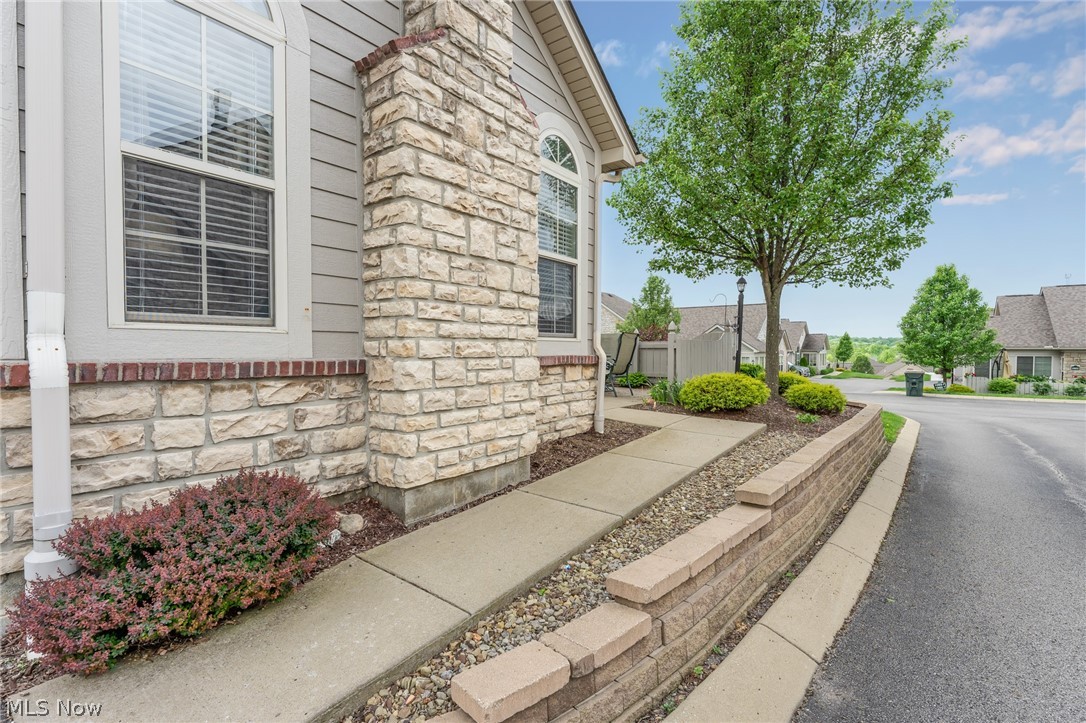 9151 Springfield Road, Unit 802 Youngstown, OH 44514 - Photo 3 of 23